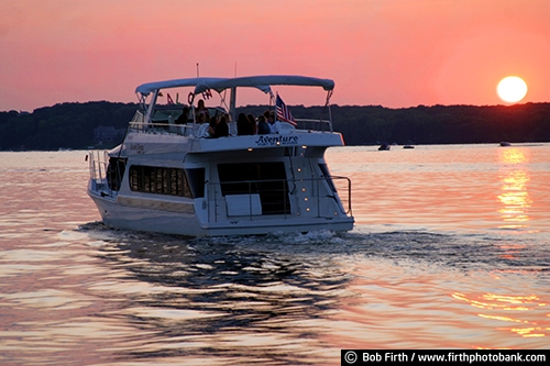 water;Twin Cities lakes;tourism;sunsets;sun;summer;MN;Lake Minnetonka;destination;boating;boat tours;recreation;colorful sky