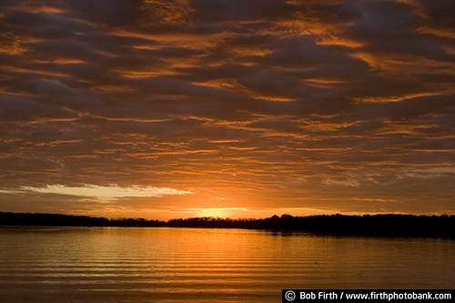 colorful sky;clouds;Cooks Bay;destination;dramatic light;Lake Minnetonka;Minnesota;MN;moods;moody;orange;peaceful;reflections;sunrises;sunsets;twilight;Twin Cities lakes;water