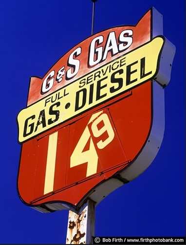 G n S Gas Sign